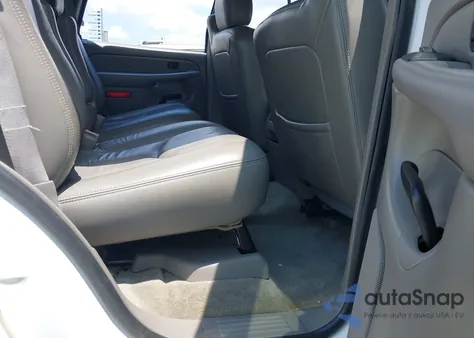 2004 Chevrolet Tahoe Z71 z USA, uszkodzony, nr VIN 1GNEK13Z84R105328